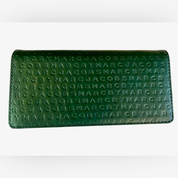 Hostess Pick x 2 🥳💥🔥 Marc Jacobs Embossed Green Wallet - Picture 2 of 11